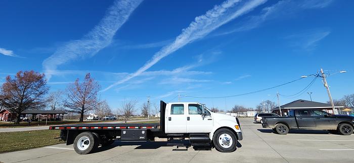 Used 2004 Ford 650 XL 4x2 Crew Cab Flatbed with 18' Bed