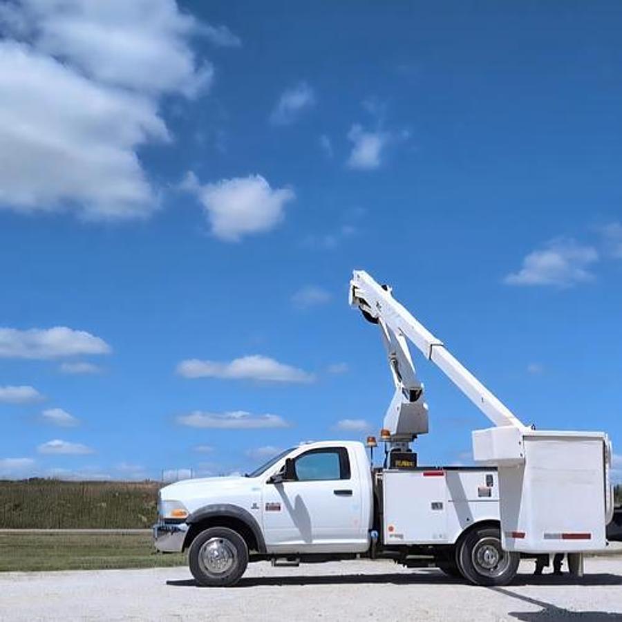 Used 2011 Dodge Ram 5500 Altec AT237 42' Articulated/Telescoping Non-insulated 