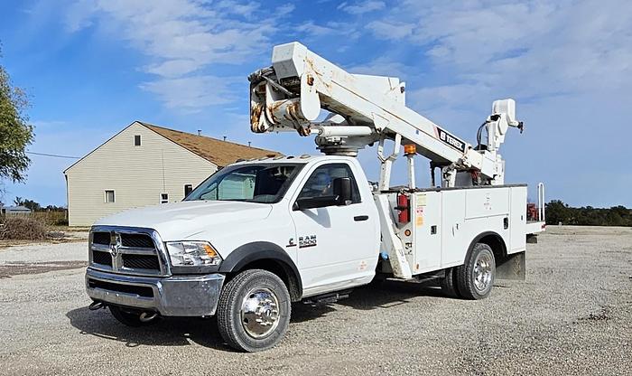 Used 2013 Dodge 5500 4x4 Terex Hi Ranger LTM40 45' Articulated/Telescoping Insulated Bucket with Material Handling Jib