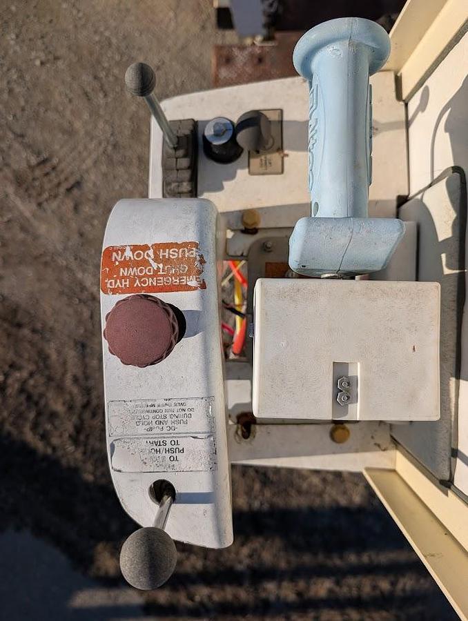 Used 2007 Peterbilt335 Utility Truck Altec AM900-E100 105' Insulated Articulated Telescoping