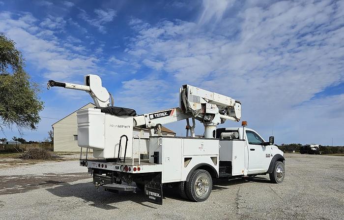 Used 2013 Dodge 5500 4x4 Terex Hi Ranger LTM40 45' Articulated/Telescoping Insulated Bucket with Material Handling Jib