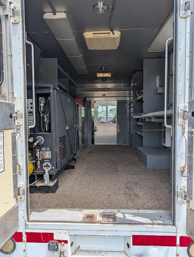 Used 2007 Chevrolet G-3500 Cutaway Cable Splicing Van Kohler Manhole Support System