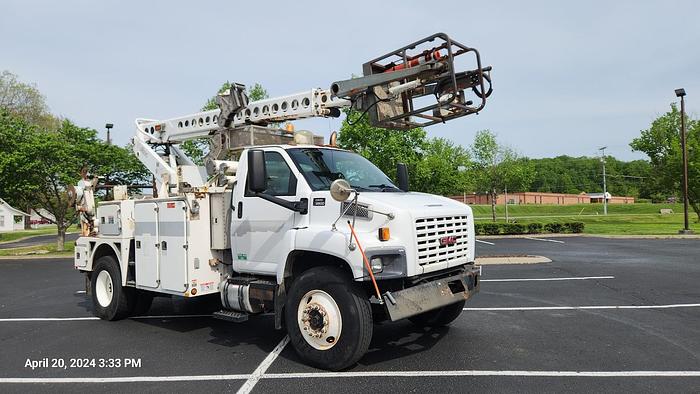 Used 2005 GMC 8500 Bucket Truck with an Altec AT40C Telescopic Cable Placer with Reel Bar and Winder