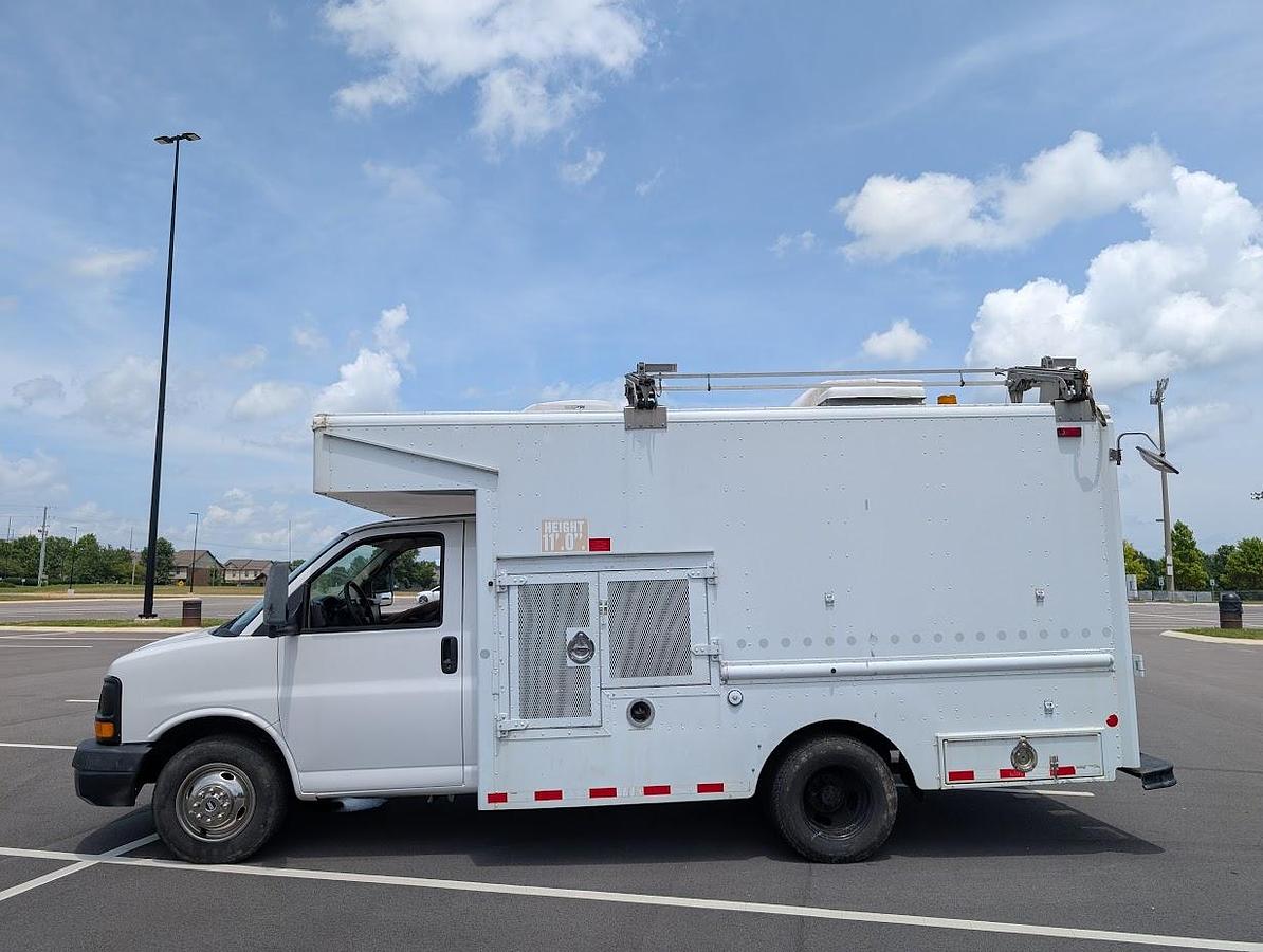 Used 2007 Chevrolet G-3500 Cutaway Cable Splicing Van Kohler Manhole Support System