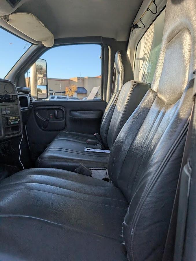 Used 2008 GMC 15' 6" Flatbed with Lift Gate