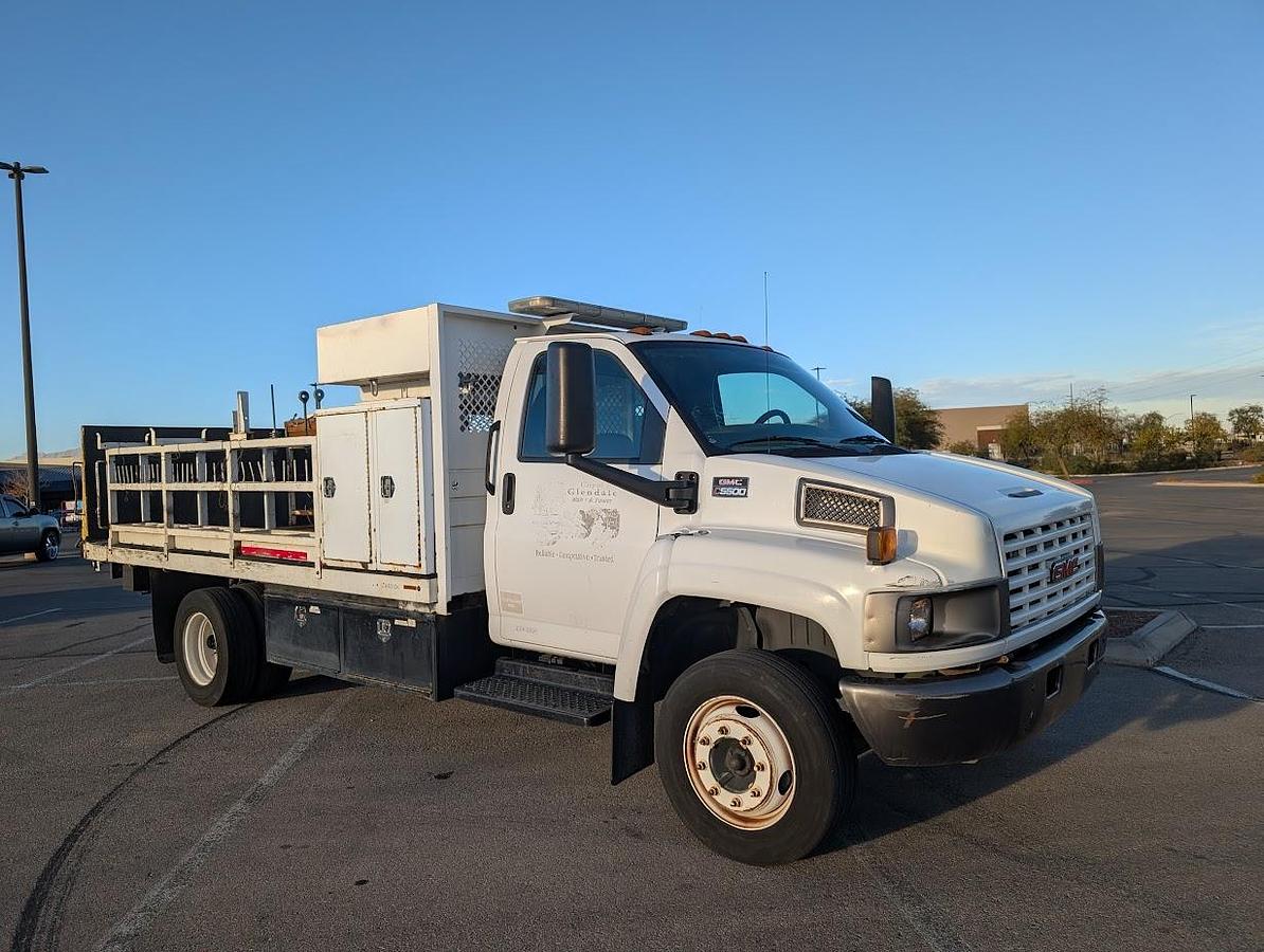 Used 2008 GMC 15' 6" Flatbed with Lift Gate