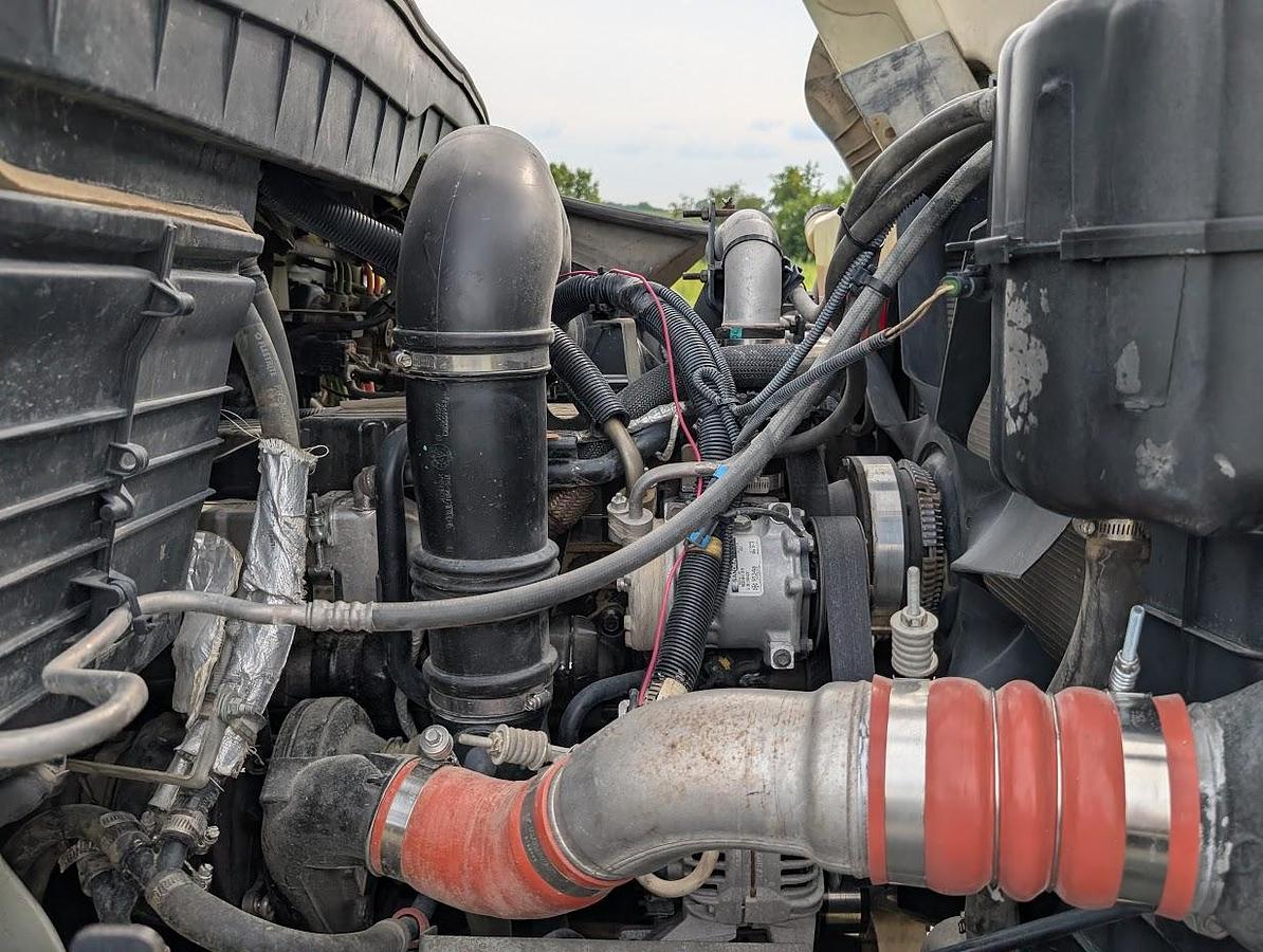 Used 2010 International Workstar Digger Derrick