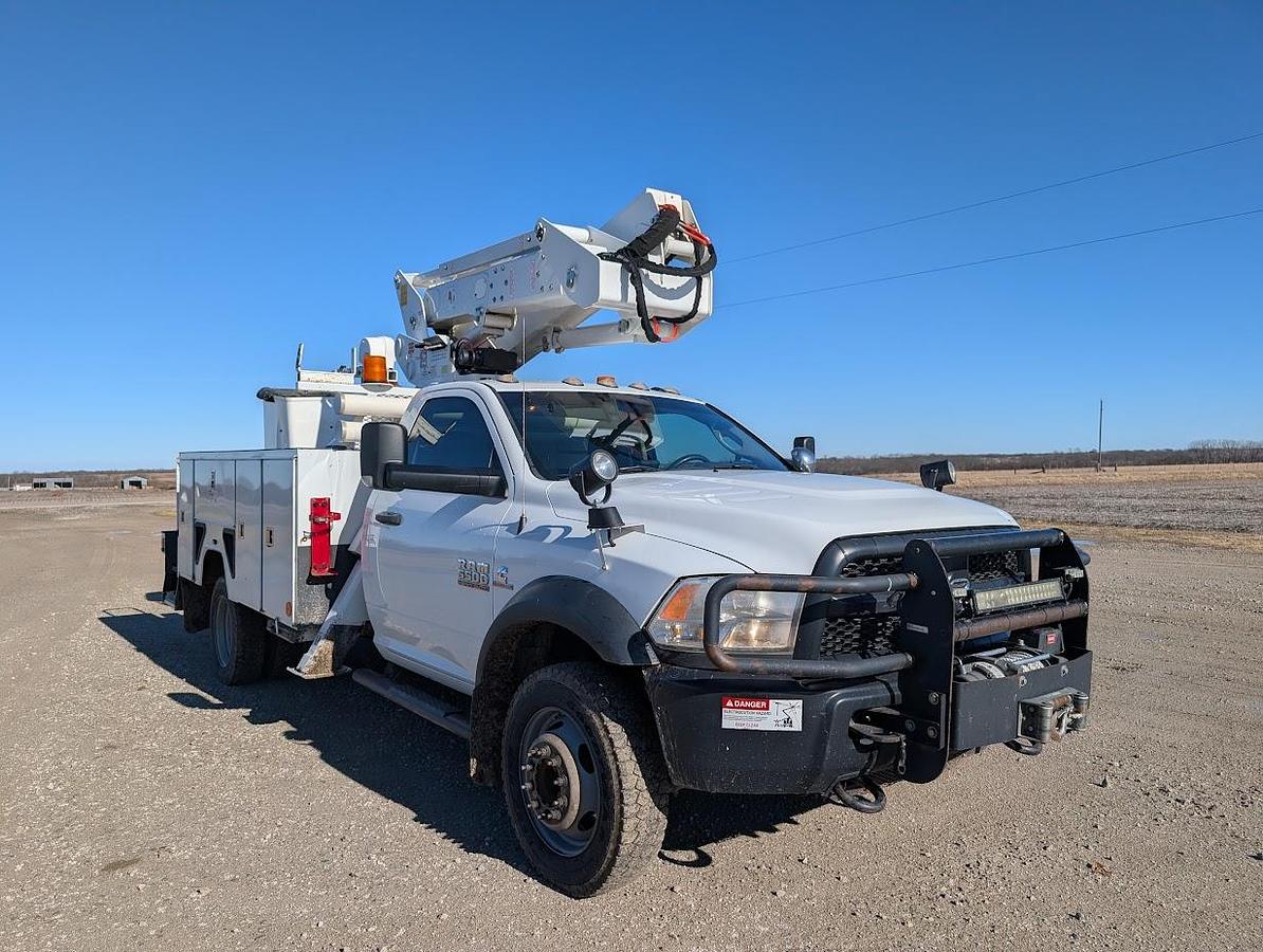 Used 2018 Dodge 5500 4x4 ETI 45' Bucket Material Handling Jib Articulating/Telescoping