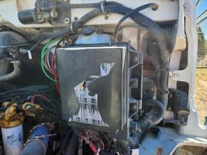 Used 2005 Sterling Cleasby 31' Roofing Conveyor Truck with Automatic Transmission