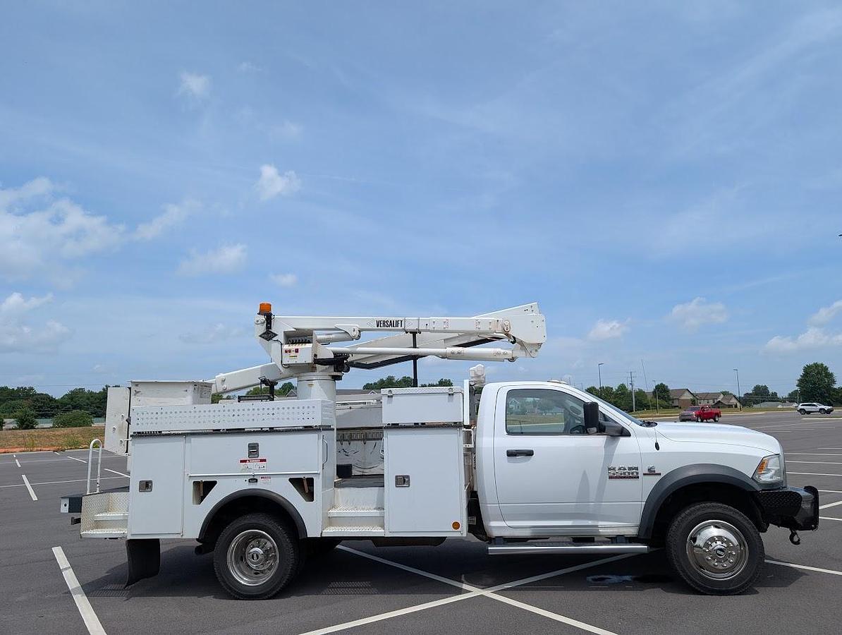 Used 2017 Dodge Ram 5500 4x4 Versalift SST40 45’ Articulating/Telescopic Insulated Bucket Truck