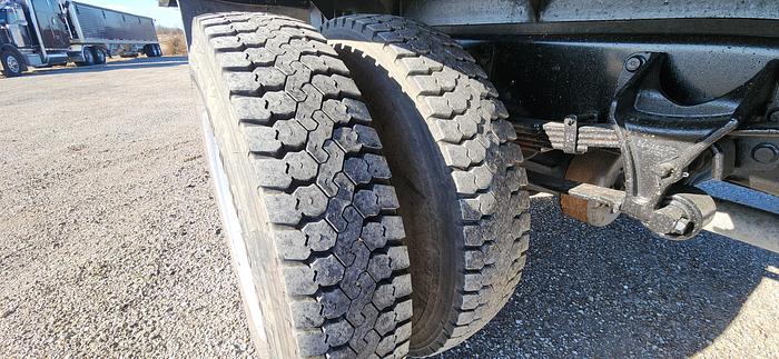 Used 2004 Ford 650 XL 4x2 Crew Cab Flatbed with 18' Bed