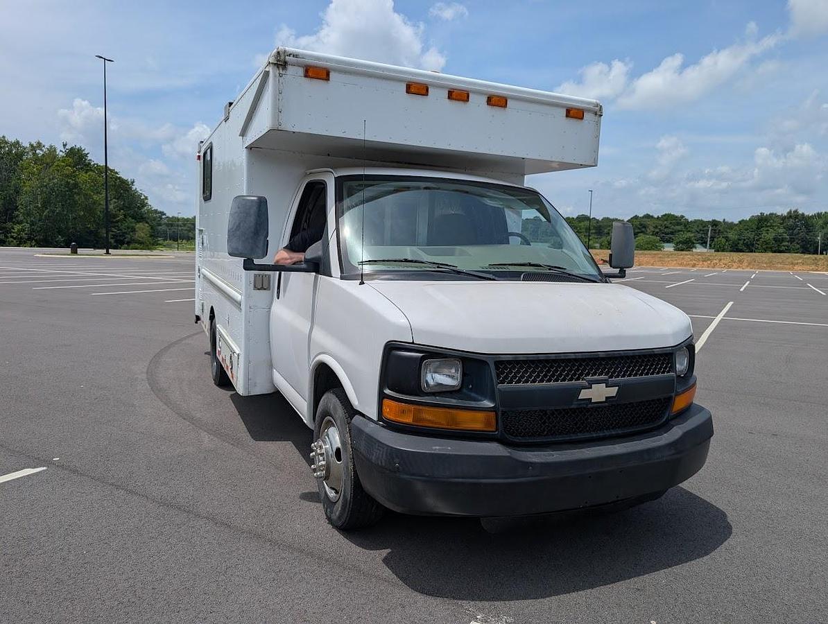 Used 2007 Chevrolet G-3500 Cutaway Cable Splicing Van Kohler Manhole Support System