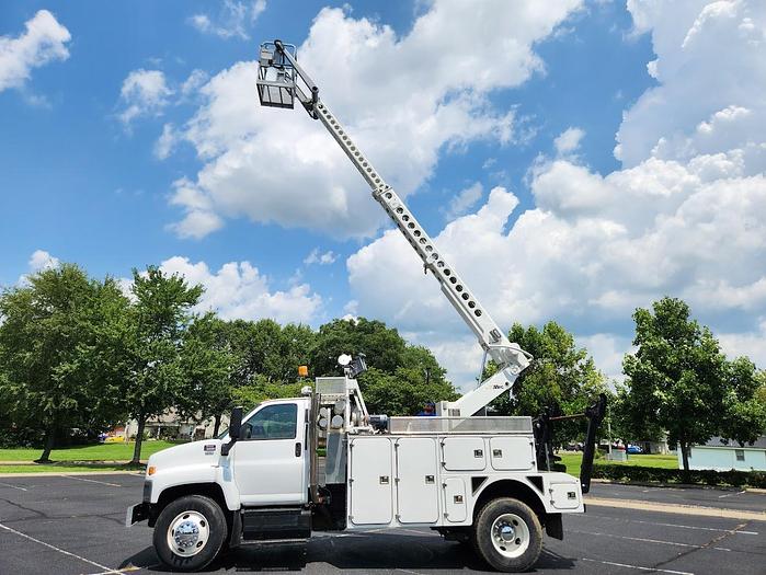 Used 2009 GMC C8500 4x2 Altec AT40C 40' Telescoping Non-Insulated Single Man Basket Cable Placing Bucket Truck With Reel Bar and Winder