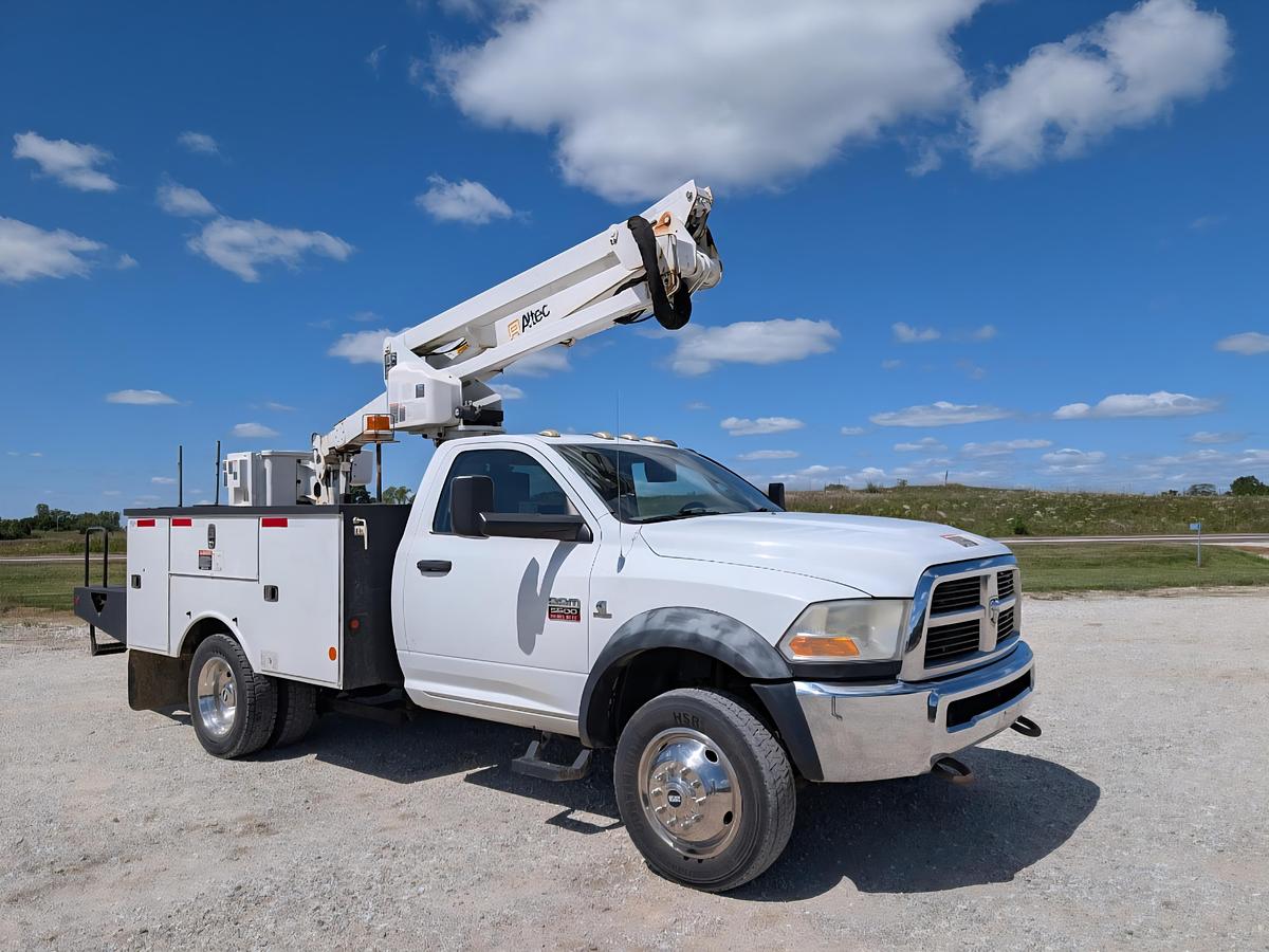 Used 2011 Dodge Ram 5500 Altec AT237 42' Articulated/Telescoping Non-insulated Bucket