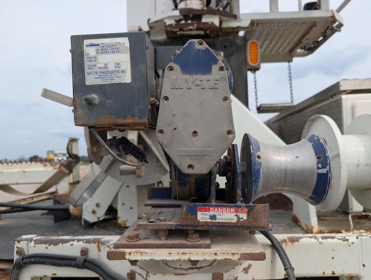 Used 2010 International Workstar Digger Derrick