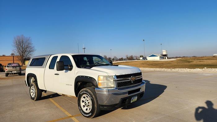 Used 2011 Chevrolet 2500 4x2 7' bed pick up truck extended cab