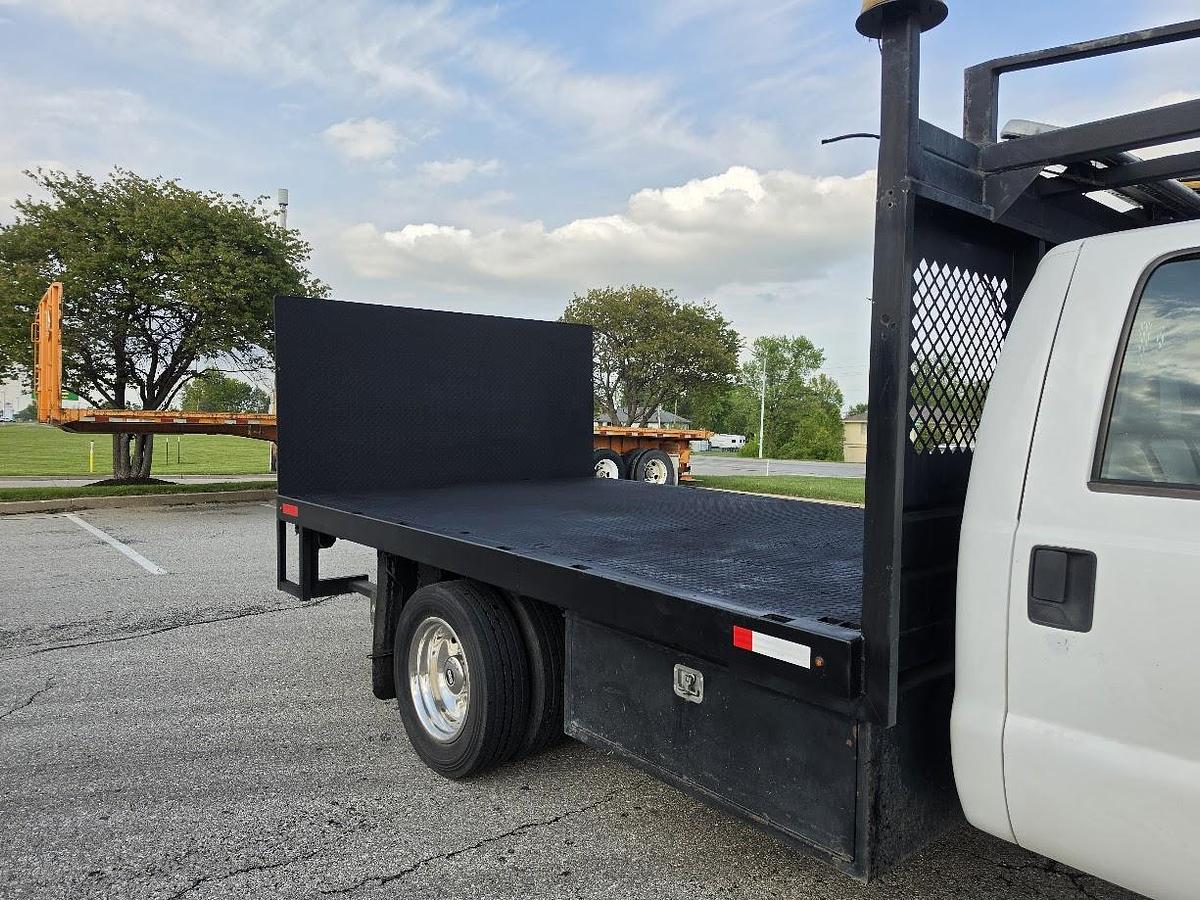 Used 2013 F550 4x4 12' Flatbed 4' Lift Gate