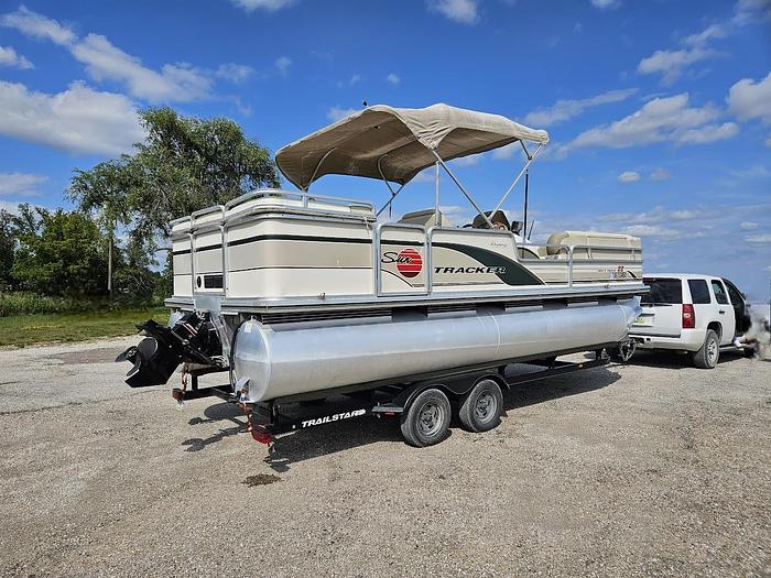 Used 2000 Sun Tracker Party Barge 22 Regency Edition 22' Pontoon