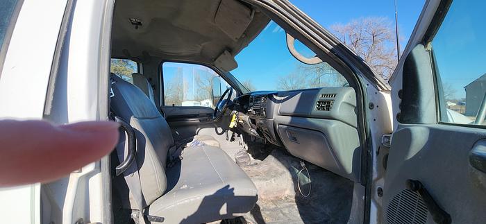 Used 2004 Ford 650 XL 4x2 Crew Cab Flatbed with 18' Bed