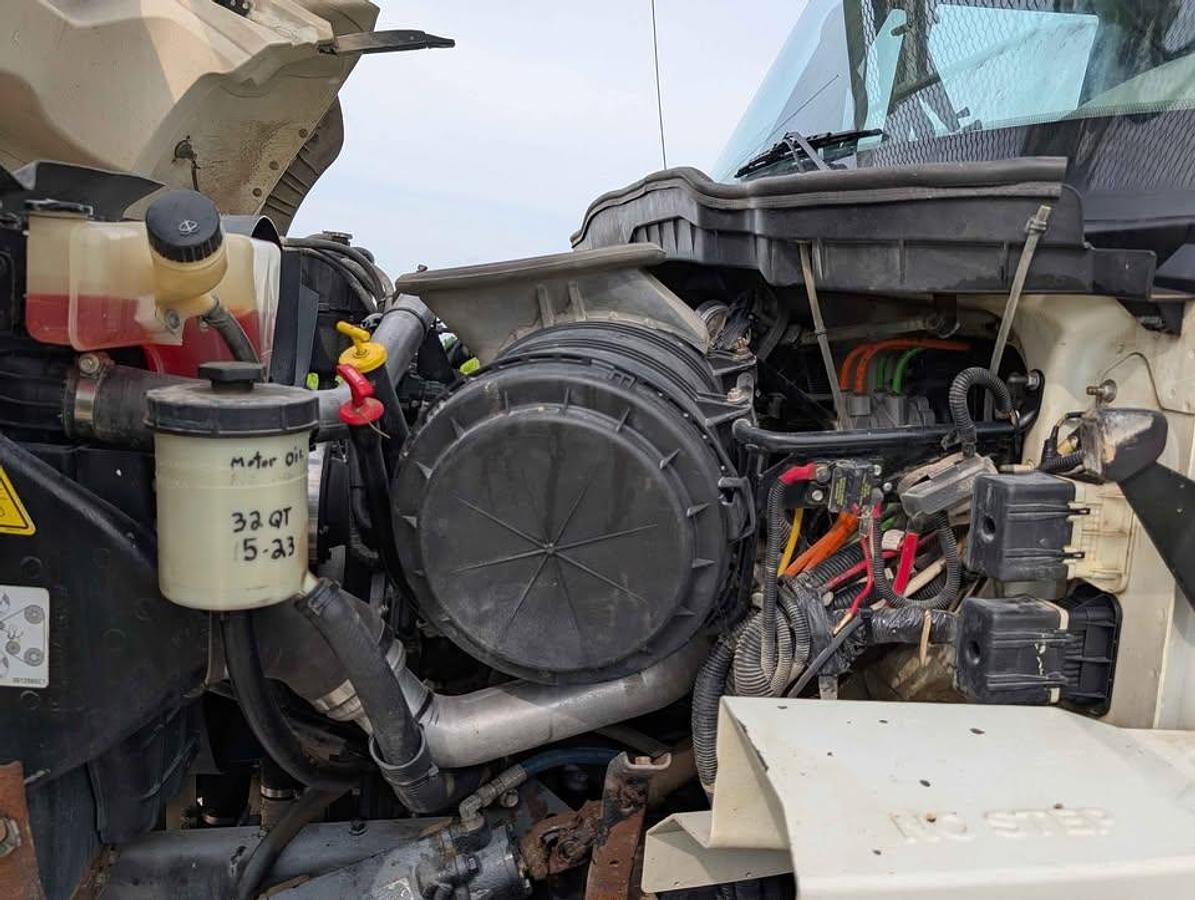 Used 2010 International Workstar Digger Derrick