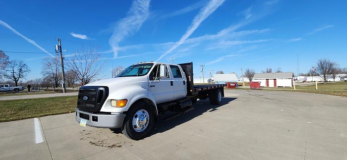 Used 2004 Ford 650 XL 4x2 Crew Cab Flatbed with 18' Bed
