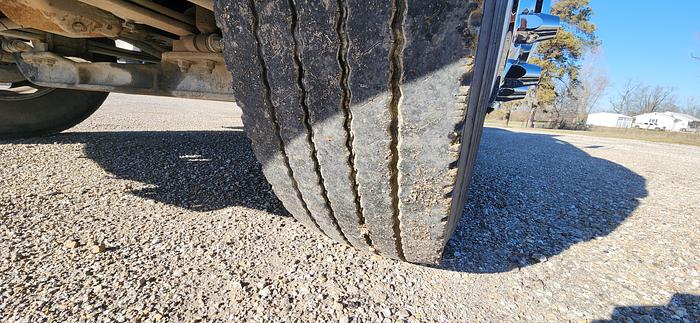 Used 2004 Ford 650 XL 4x2 Crew Cab Flatbed with 18' Bed