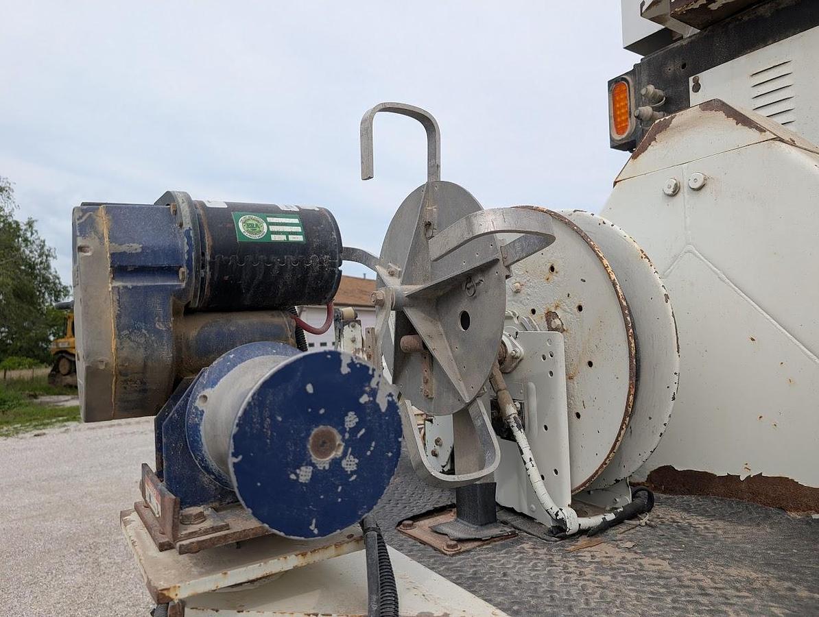 Used 2010 International Workstar Digger Derrick