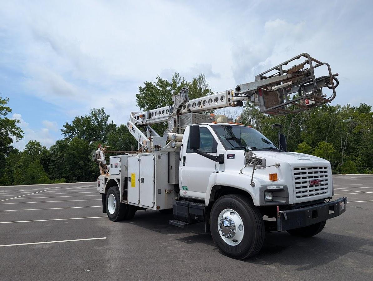 Used 2005 GMC 8500 Altec AT40C 40’ Telescoping Cable Placer with Reel Bar and Winder