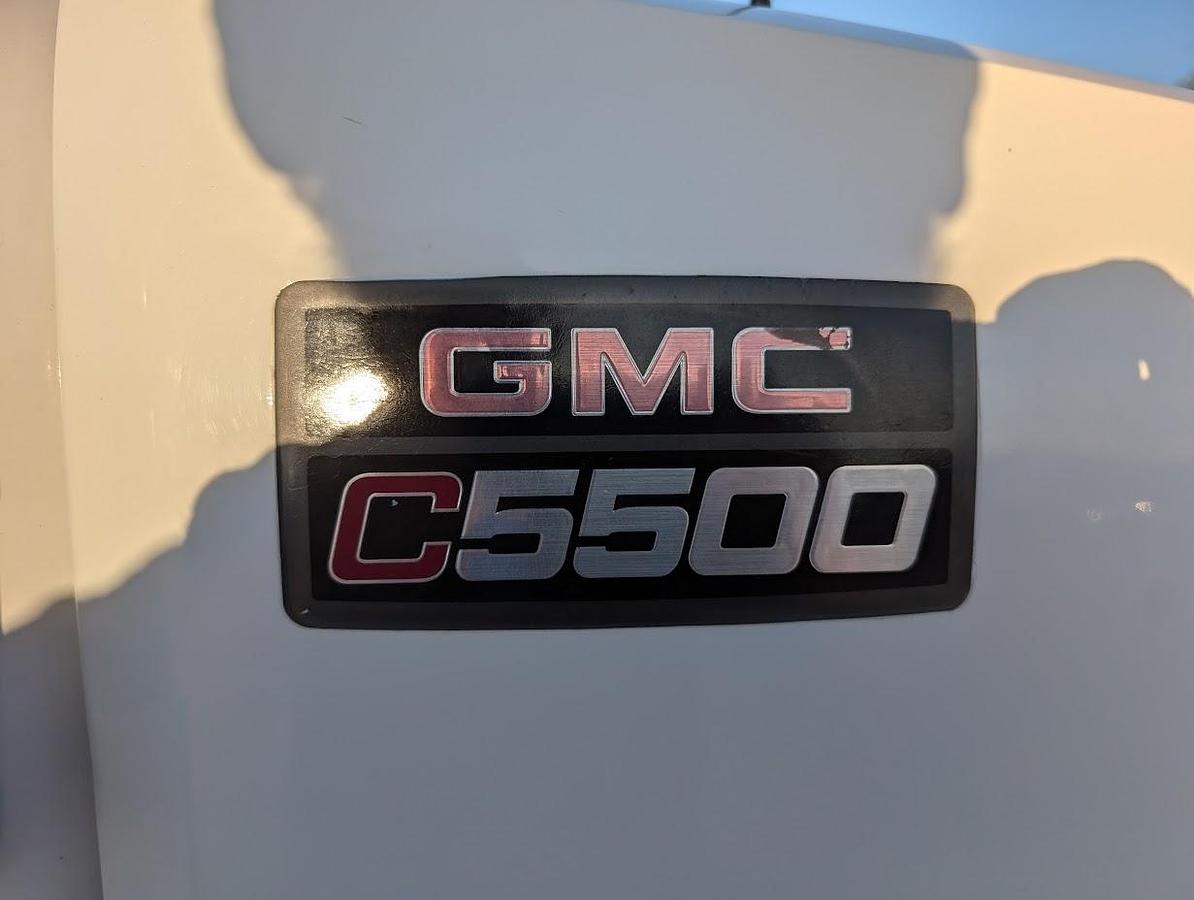 Used 2008 GMC 15' 6" Flatbed with Lift Gate