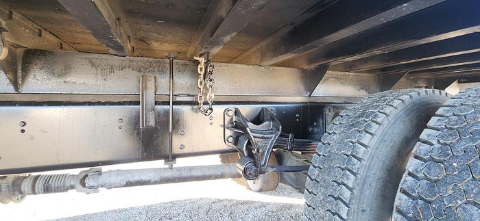 Used 2004 Ford 650 XL 4x2 Crew Cab Flatbed with 18' Bed