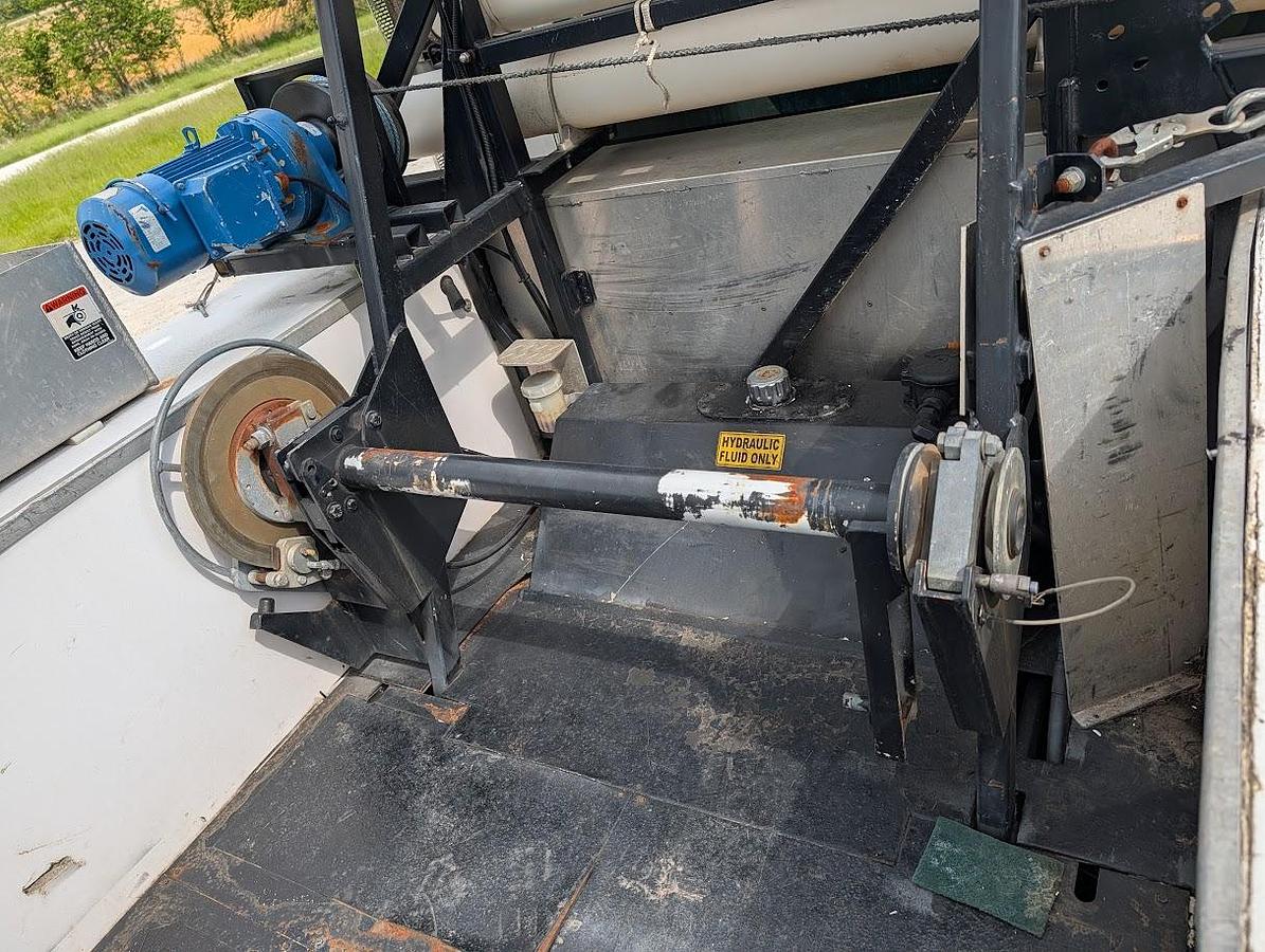 Used 2005 GMC 8500 Altec AT40C Telescopic Cable Placer with Reel Bar and Winder