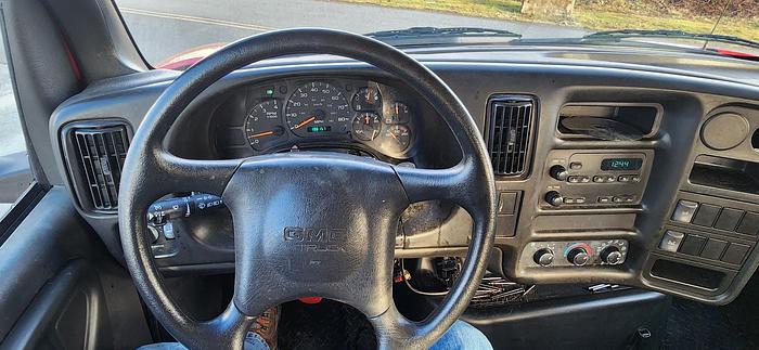 Used 2006 GMC 6500 20' Flatbed 36' Cleasby Roofing Conveyor Truck