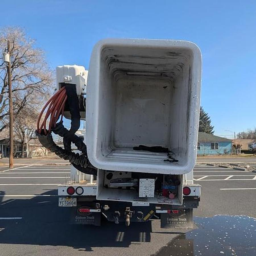 Used 2017 Dodge Ram 5500 4x4 Versalift SST40 45’ Insulated/Articulating/Telescoping