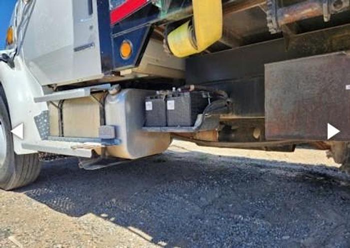 Used 2005 Sterling Cleasby 31' Roofing Conveyor Truck with Automatic Transmission