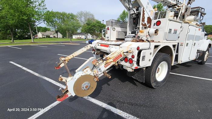 Used 2005 GMC 8500 Bucket Truck with an Altec AT40C Telescopic Cable Placer with Reel Bar and Winder