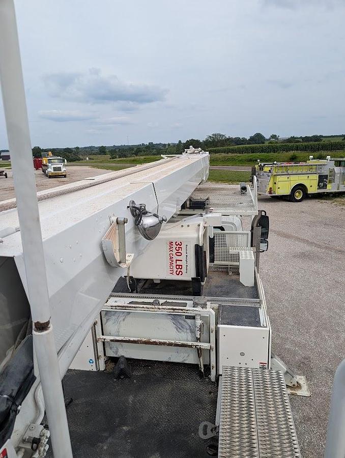 Used 2010 International Workstar Digger Derrick