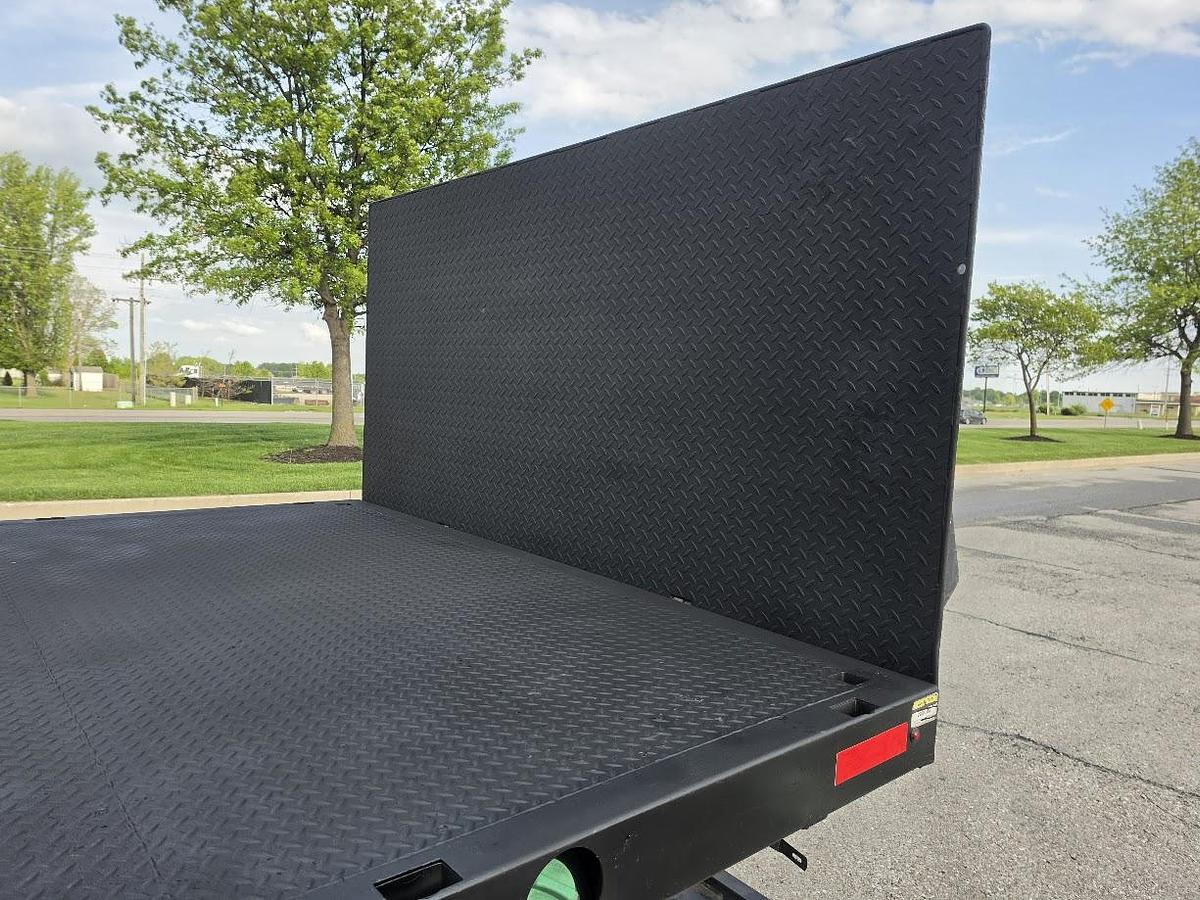 Used 2013 F550 4x4 12' Flatbed 4' Lift Gate