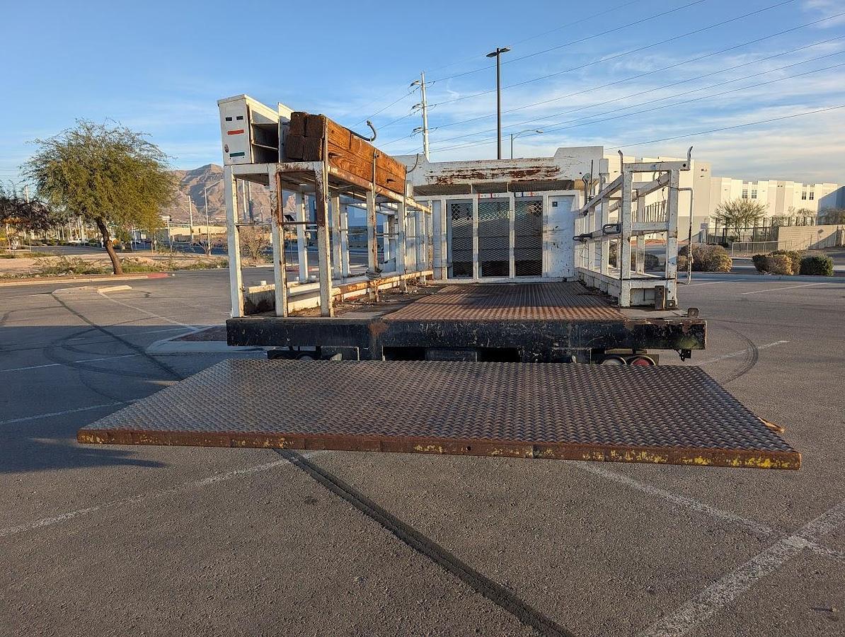 Used 2008 GMC 15' 6" Flatbed with Lift Gate