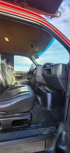 Used 2006 GMC 6500 20' Flatbed 36' Cleasby Roofing Conveyor Truck