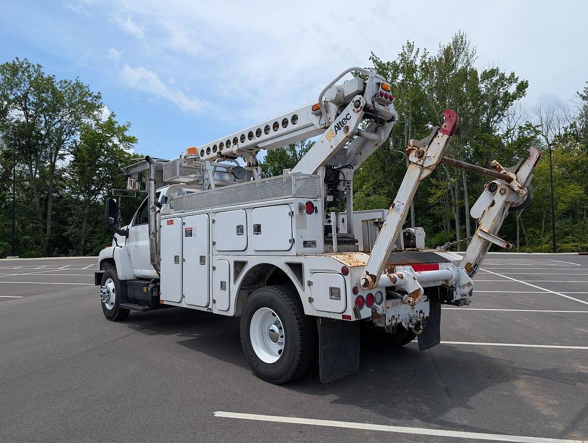 Used 2005 GMC 8500 Altec AT40C 40’ Telescoping Cable Placer with Reel Bar and Winder