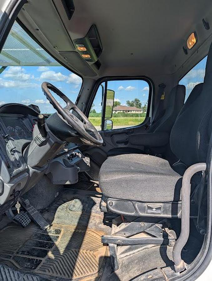 Used 2018 Freightliner M2