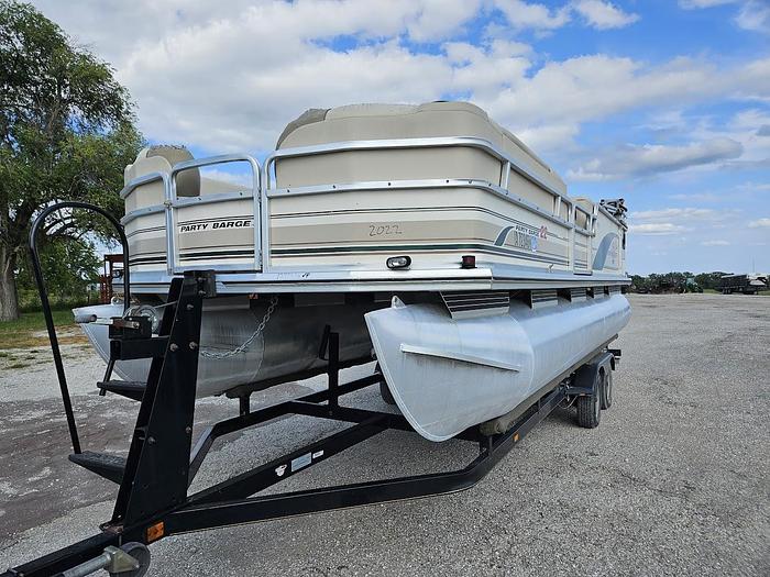 Used 2000 Sun Tracker Party Barge 22 Regency Edition 22' Pontoon