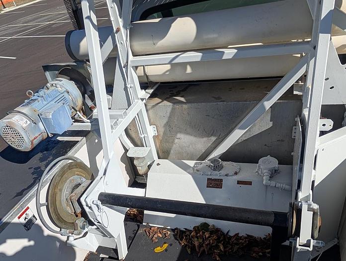 Used 2005 GMC 8500 Bucket Truck with an Altec AT40C Telescopic Cable Placer with Reel Bar and Winder