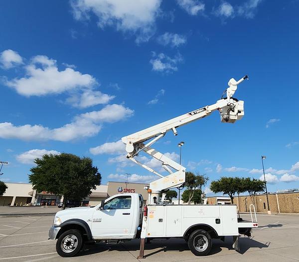 Used 2013 Dodge 5500 4x4 Terex Hi Ranger LTM40 45' Articulated/Telescoping Insulated Bucket with Material Handling Jib
