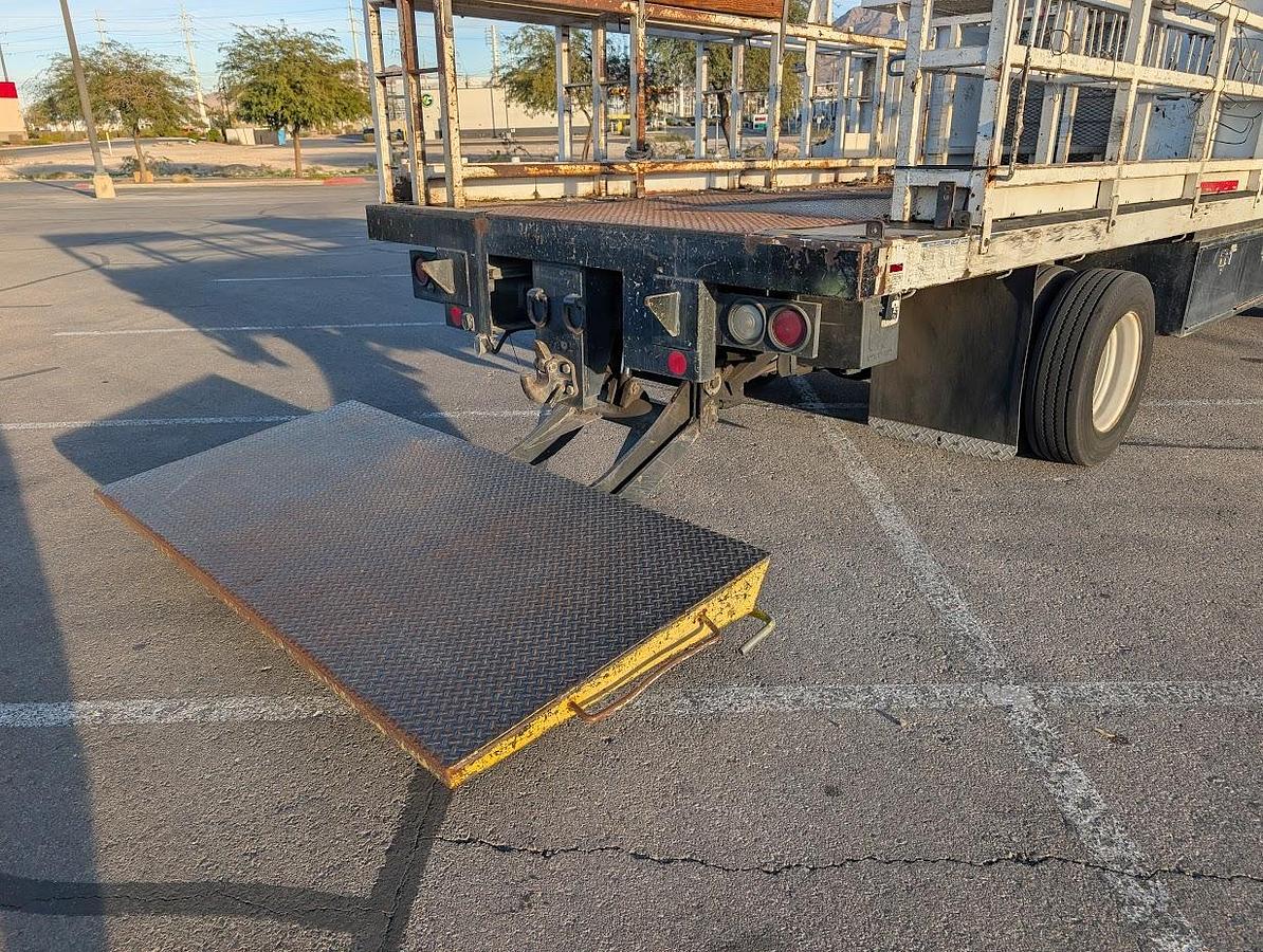 Used 2008 GMC 15' 6" Flatbed with Lift Gate