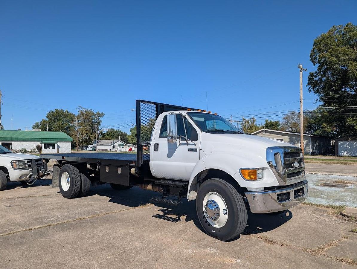 Used 2008 Ford F750 16' Flatbed