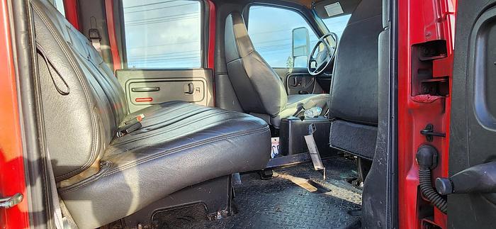 Used 2006 GMC 6500 20' Flatbed 36' Cleasby Roofing Conveyor Truck