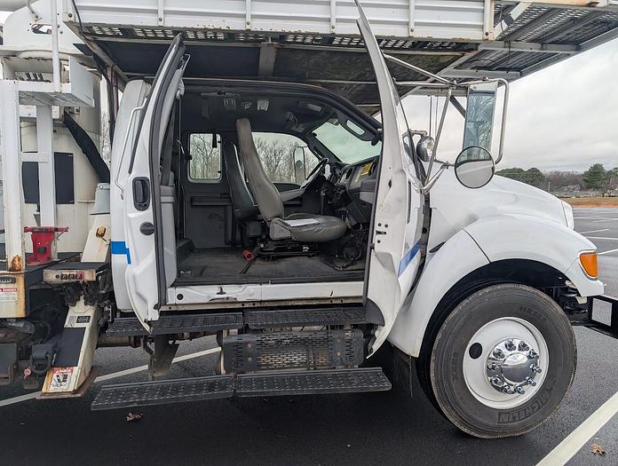 Used 2011 Ford F650XL 4x2 60' Versalift Forestry Bucket Truck