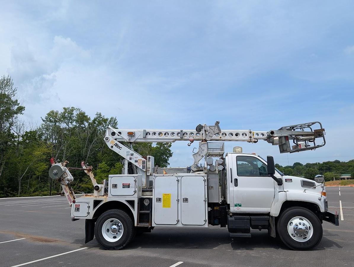 Used 2005 GMC 8500 Altec AT40C 40’ Telescoping Cable Placer with Reel Bar and Winder
