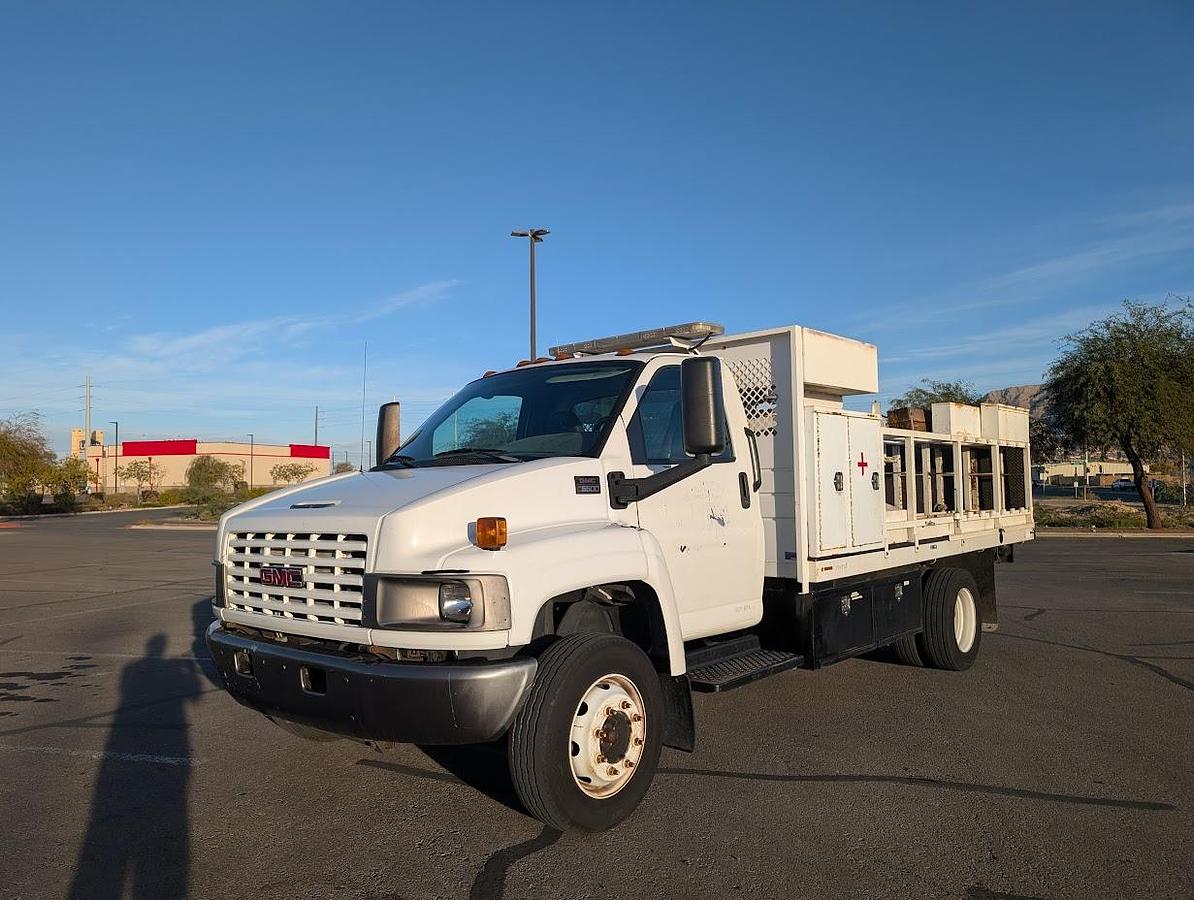Used 2008 GMC 15' 6" Flatbed with Lift Gate